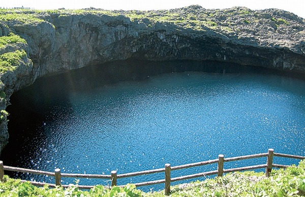 下地島の通り池